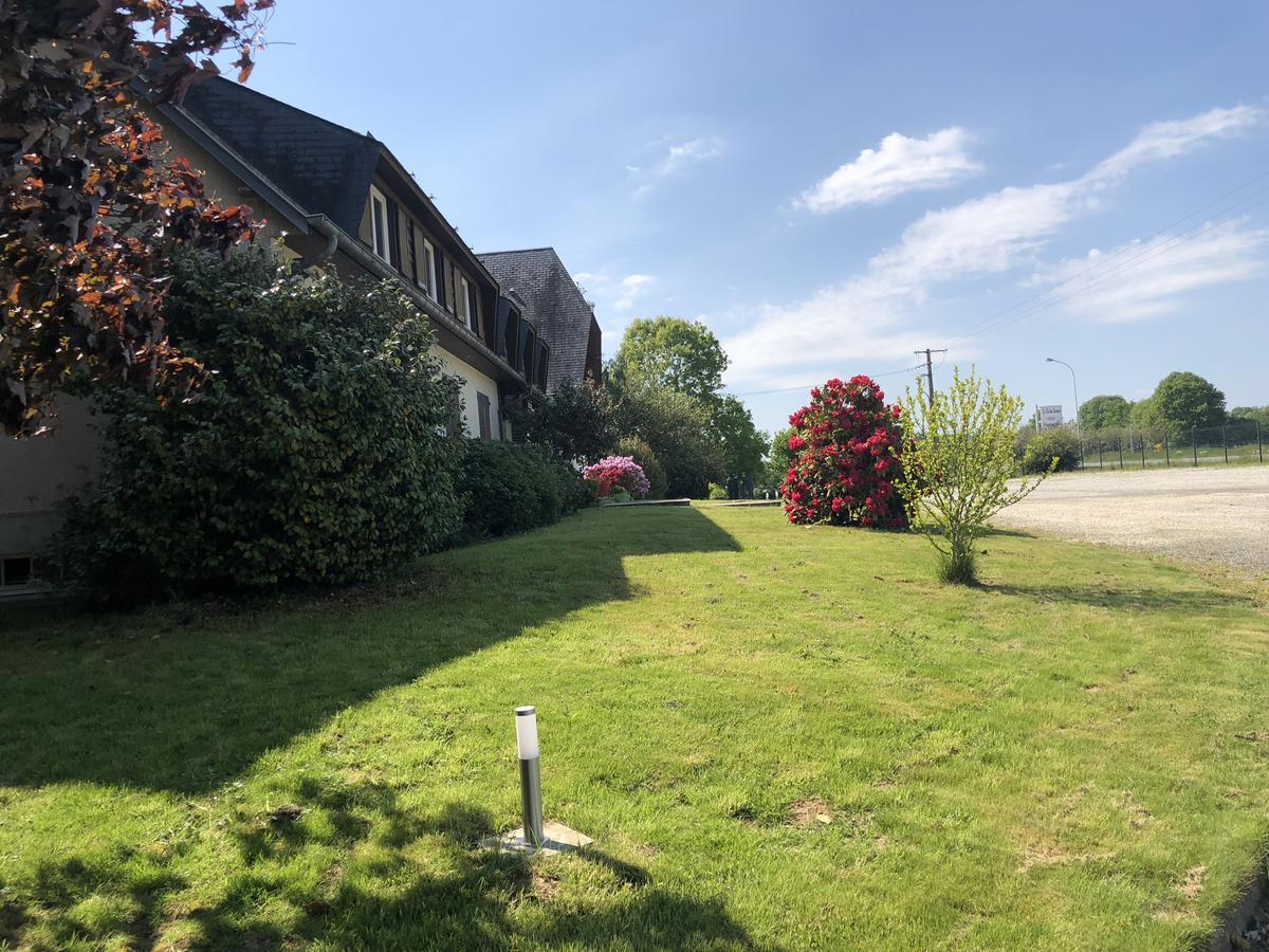 La Cle Des Champs Hotel Le Teilleul Екстериор снимка