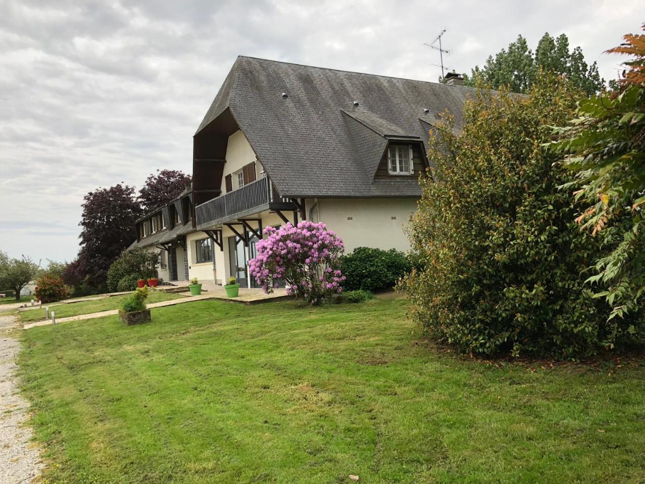 La Cle Des Champs Hotel Le Teilleul Екстериор снимка